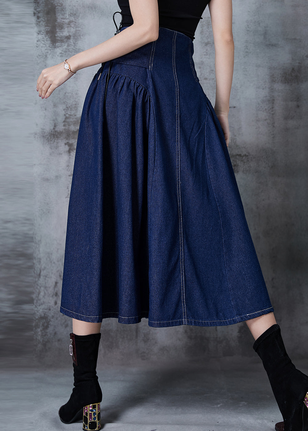 Sophisticated Garment with a Clean Classic Look