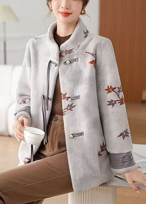 Beautifully Finished Coat in a Timeless Design
