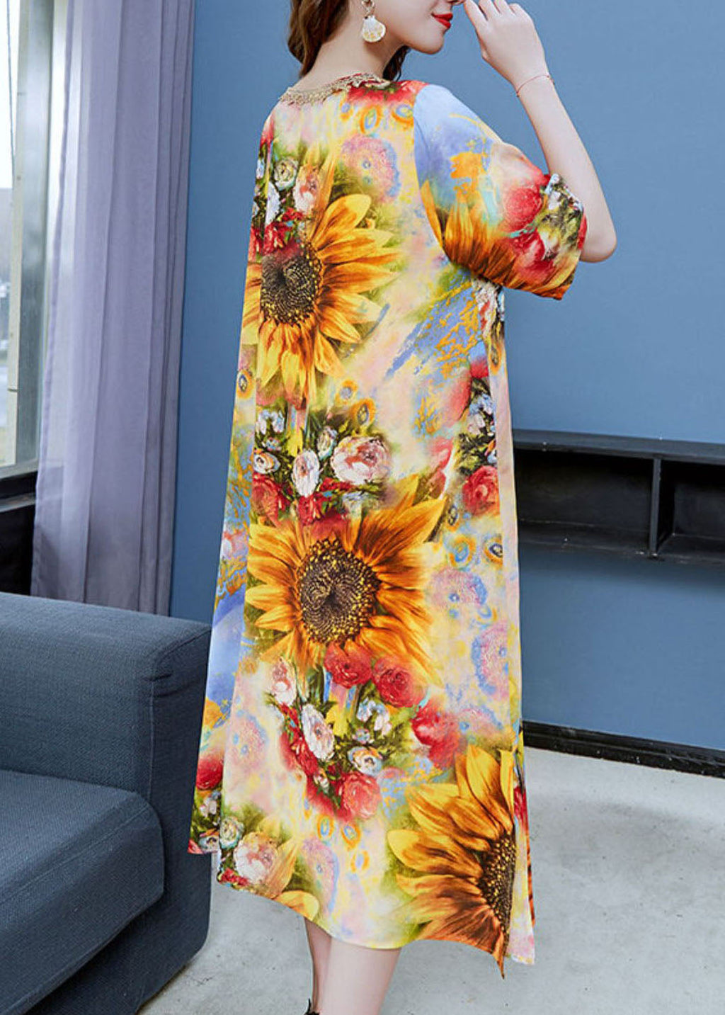 Beautifully Finished Dress in a Timeless Design