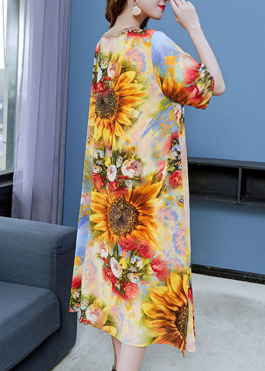 Beautifully Finished Dress in a Timeless Design