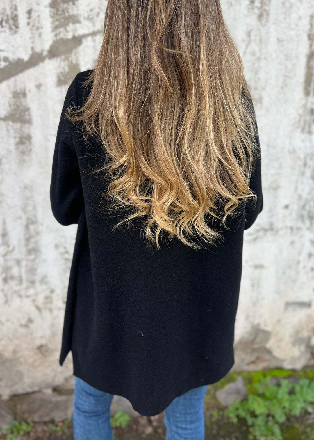 Effortlessly Elegant Coat with a Timeless Design