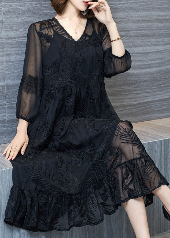 Beautifully Finished Dress in a Timeless Design