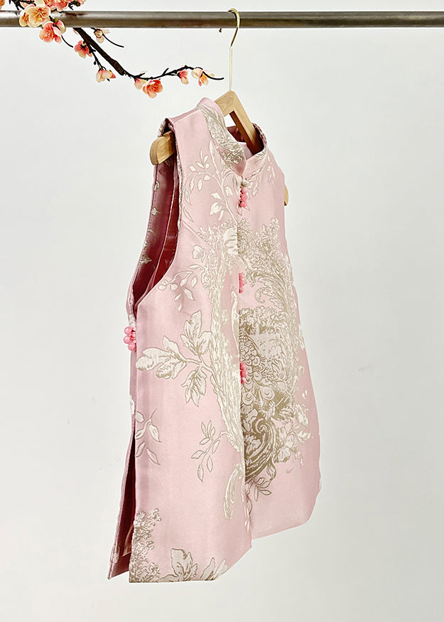 Gracefully Styled Coat for Any Occasion