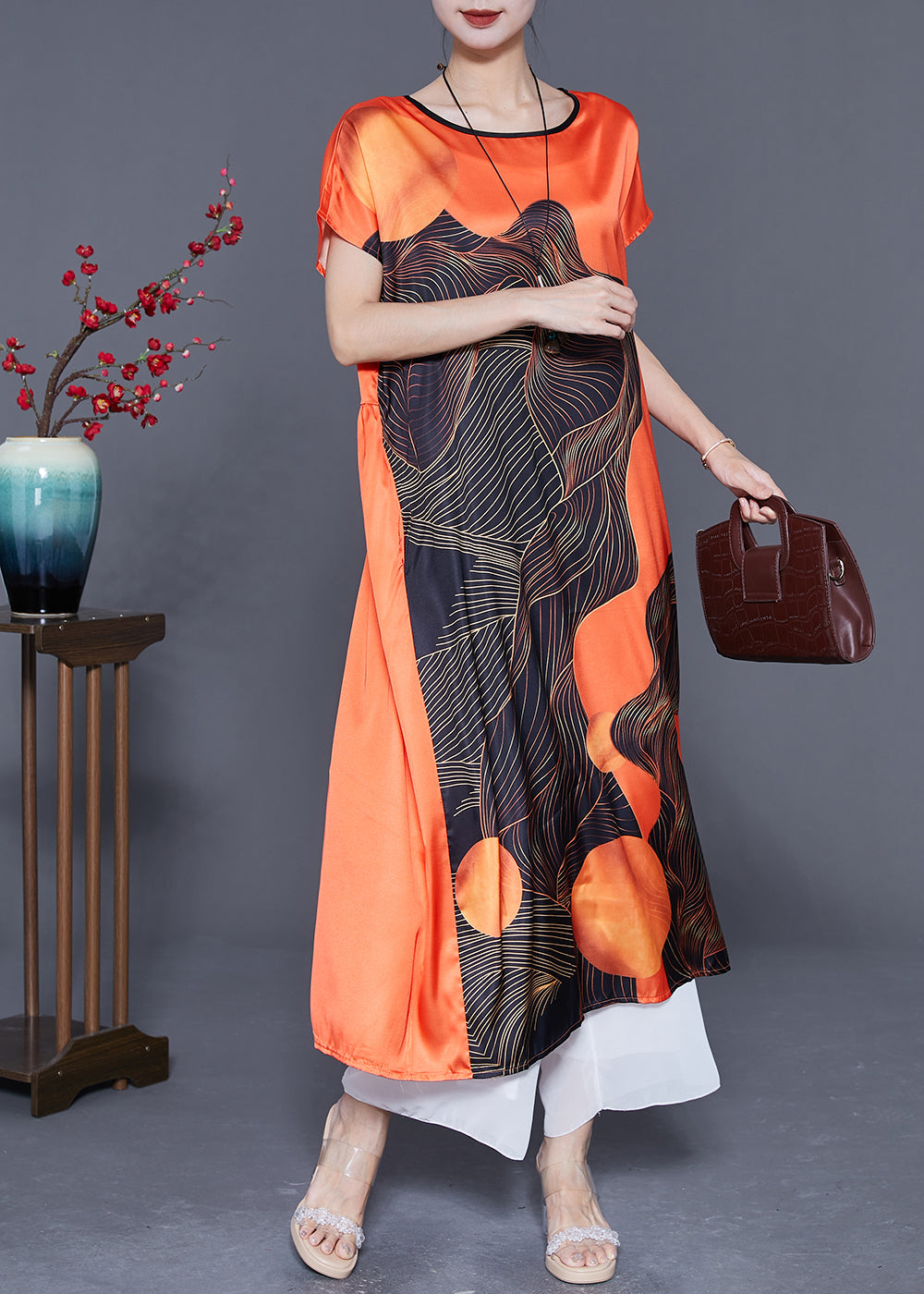 Beautifully Crafted Dress in a Classic Style