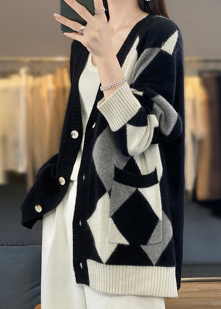 Effortlessly Elegant Cardigan with a Timeless Design