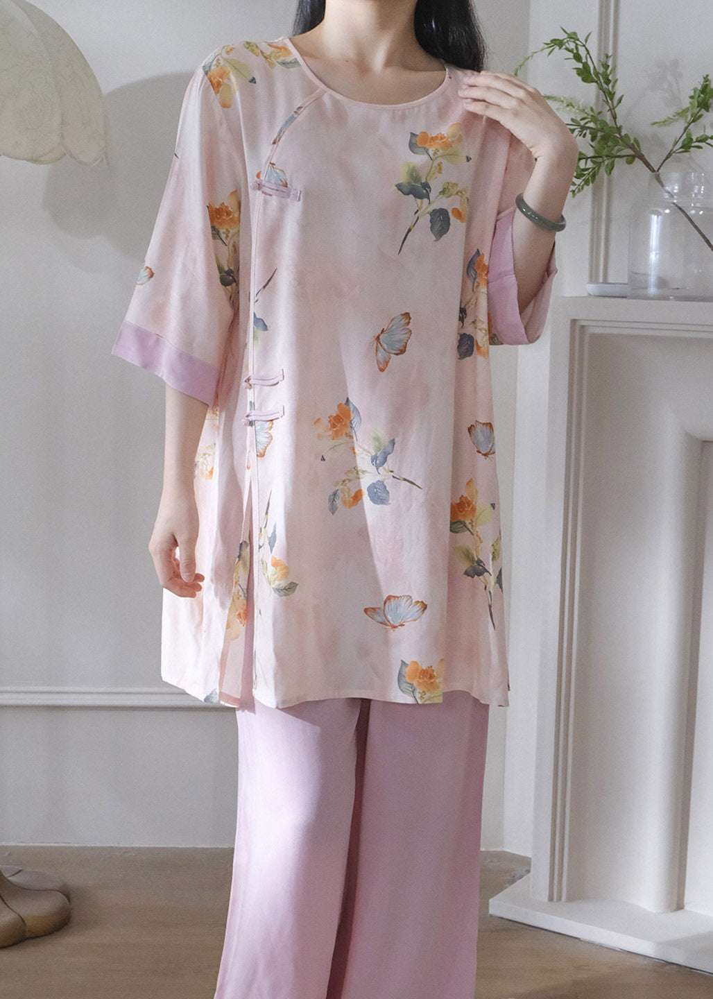 Casually Elegant Garment with a Refined Edge