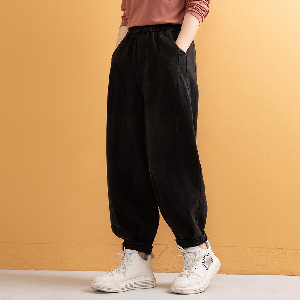 Elegantly Styled Pants for Everyday Wear