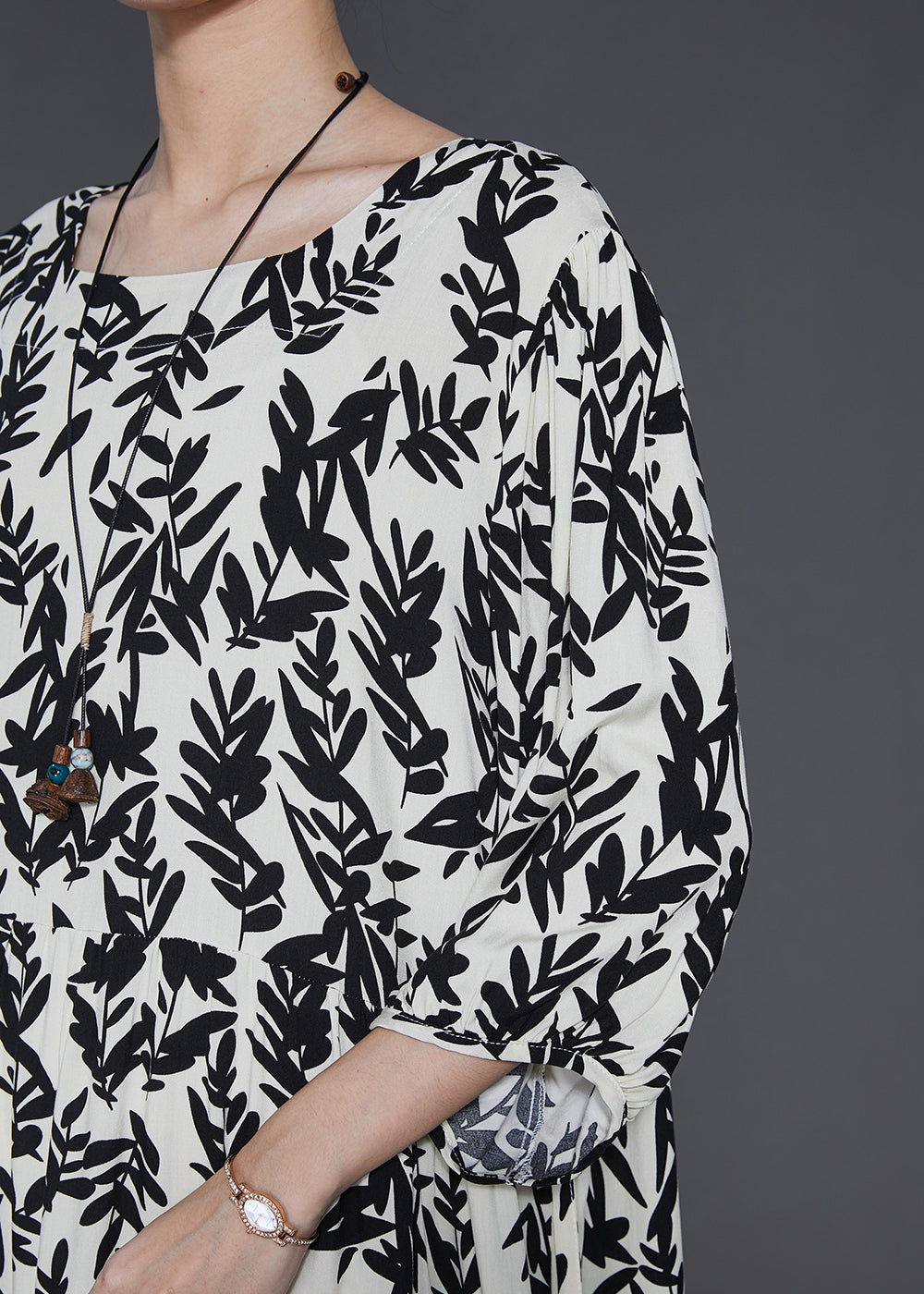 Gracefully Styled Dress for Any Occasion