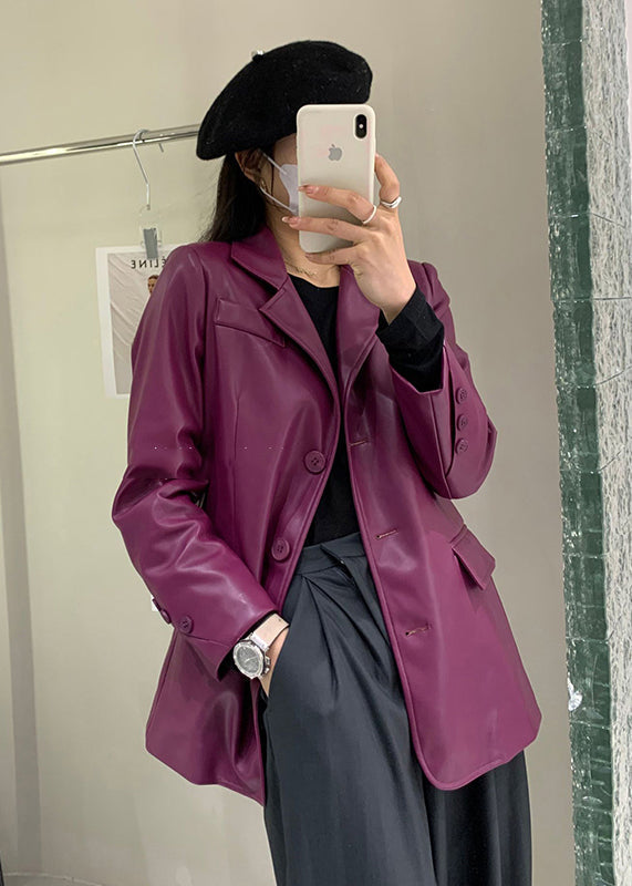 Well Tailored Coat with a Graceful Silhouette