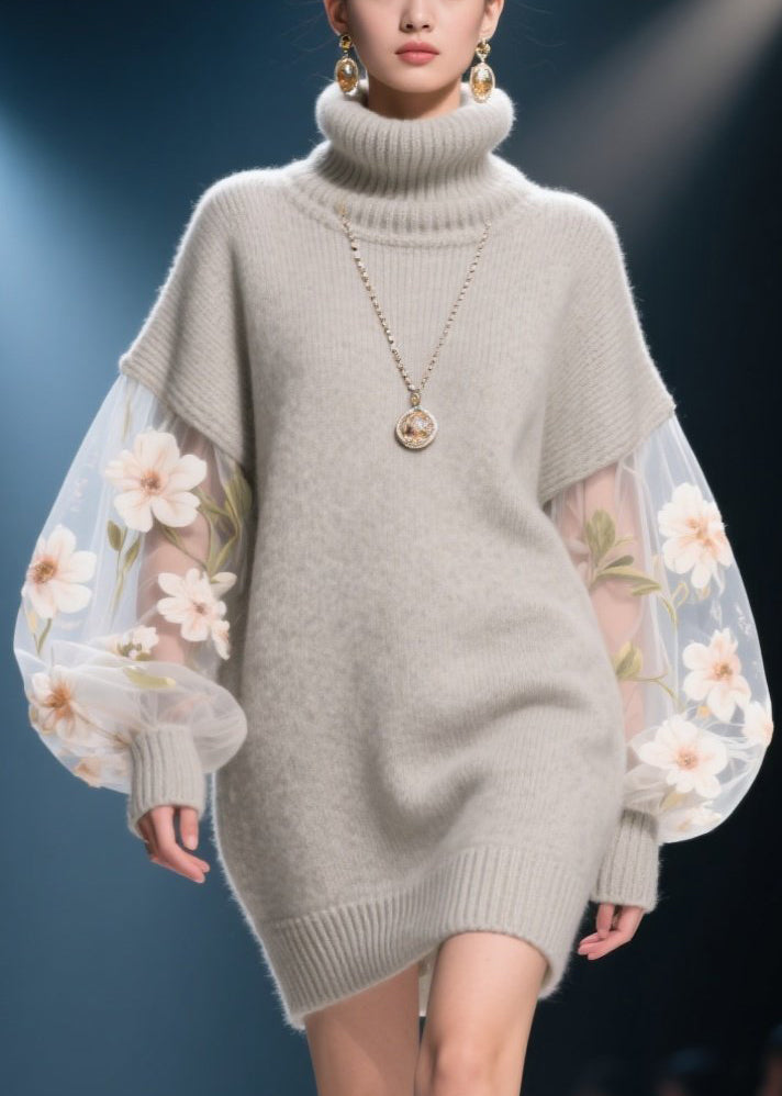 Well Tailored Sweater with a Graceful Silhouette