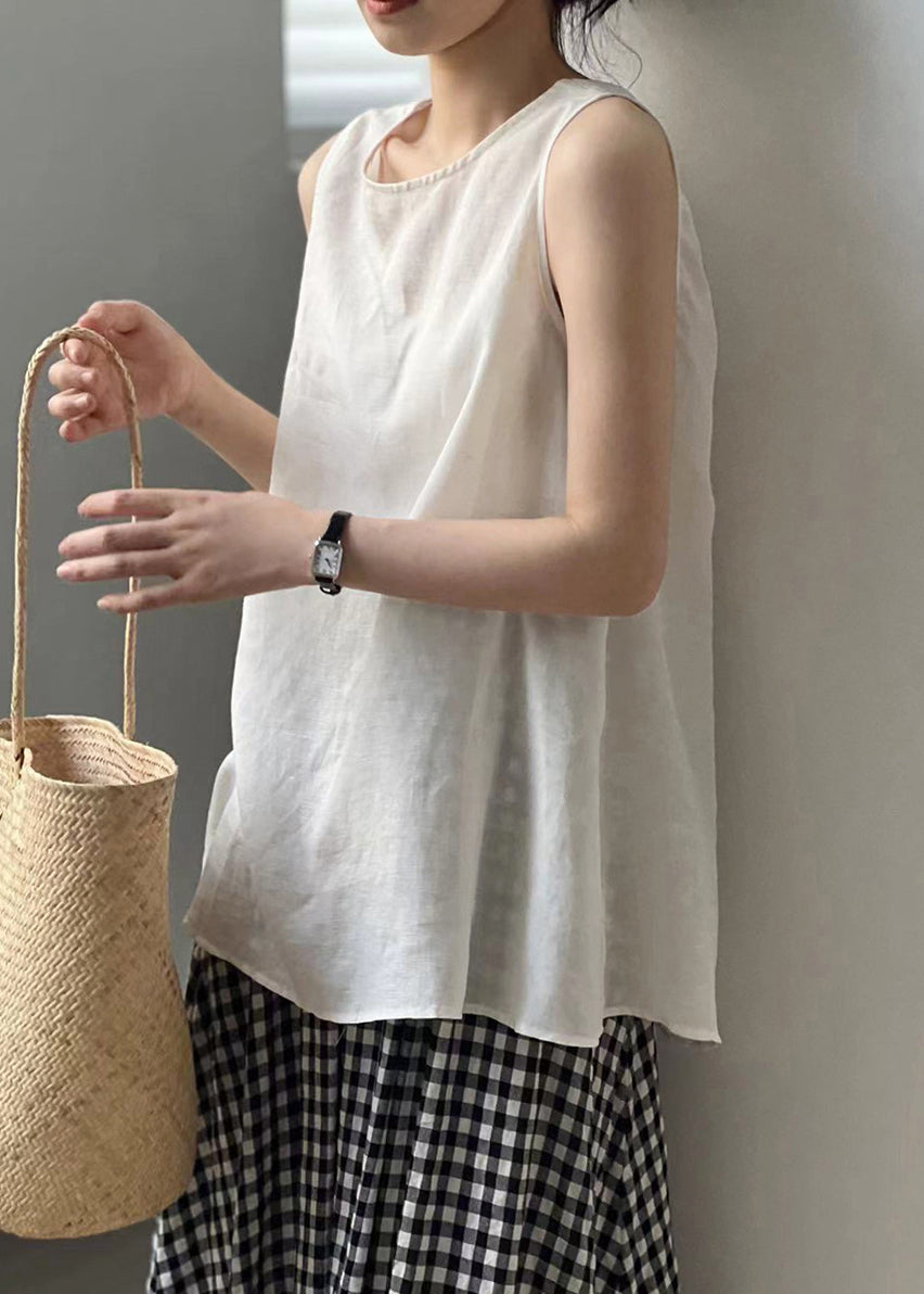 Well Tailored Top with a Graceful Silhouette