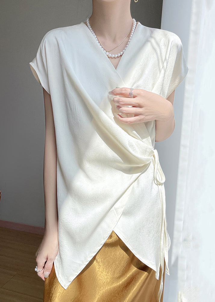 Effortlessly Elegant Blouse with a Timeless Design