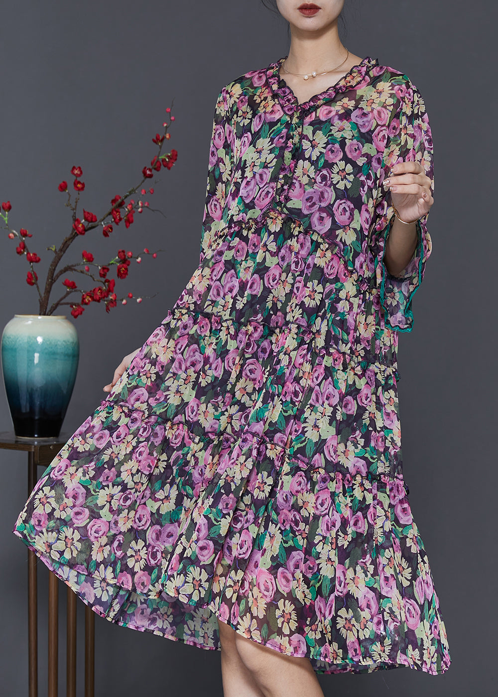 Effortlessly Elegant Dress with a Timeless Design