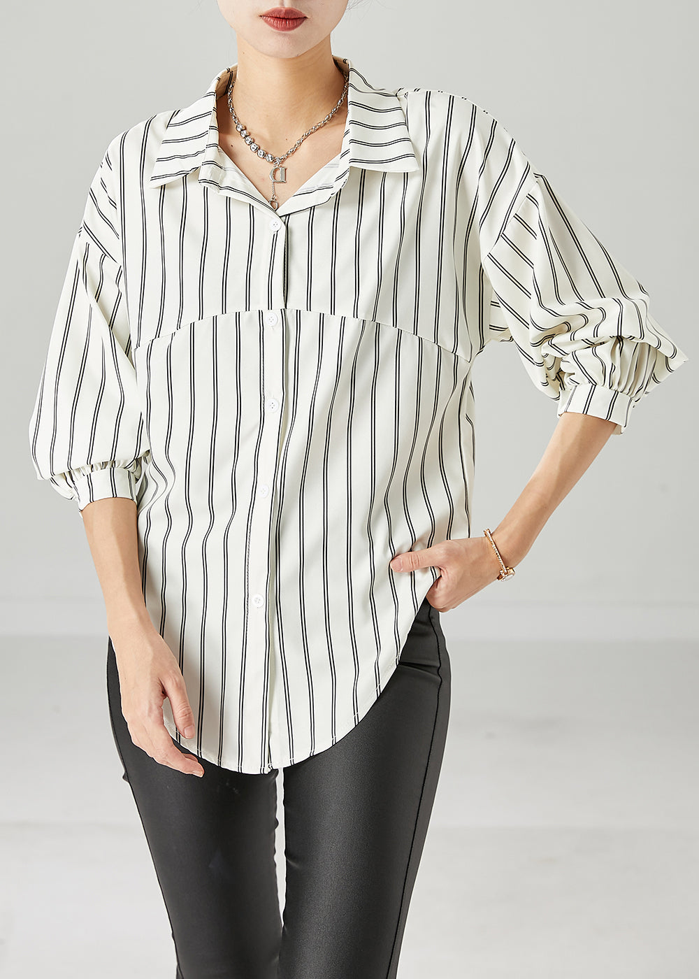 Well Tailored Shirt with a Graceful Silhouette
