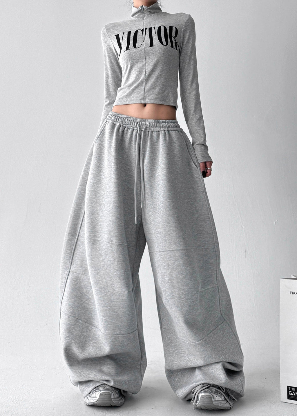 Well Tailored Pants with a Graceful Silhouette