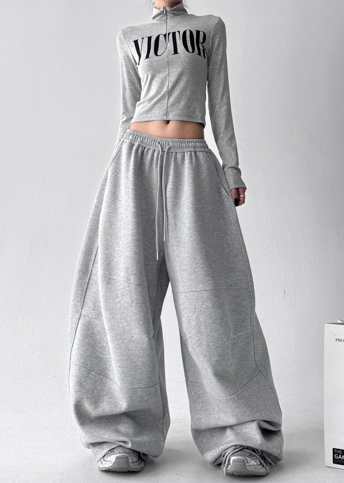 Well Tailored Pants with a Graceful Silhouette