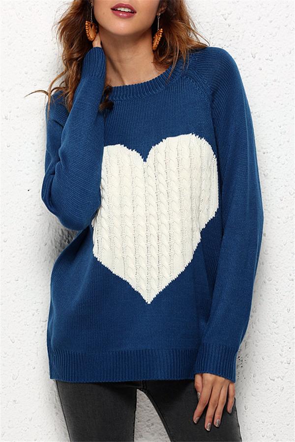 Effortlessly Elegant Sweater with a Timeless Design
