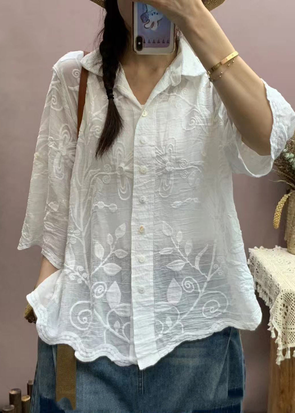 Effortlessly Elegant Top with a Timeless Design