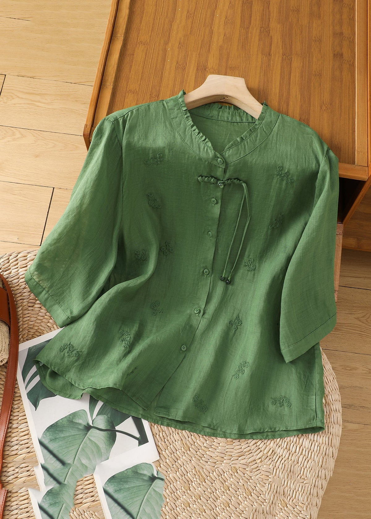 Effortlessly Elegant Shirt with a Timeless Design