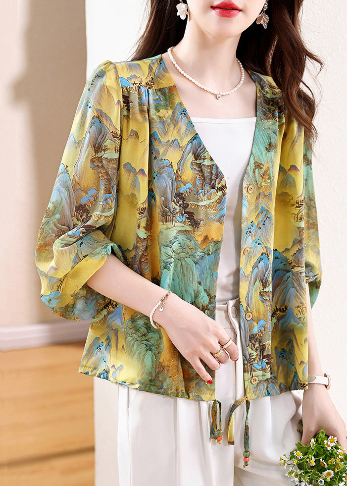 Beautifully Crafted Blouse in a Classic Style