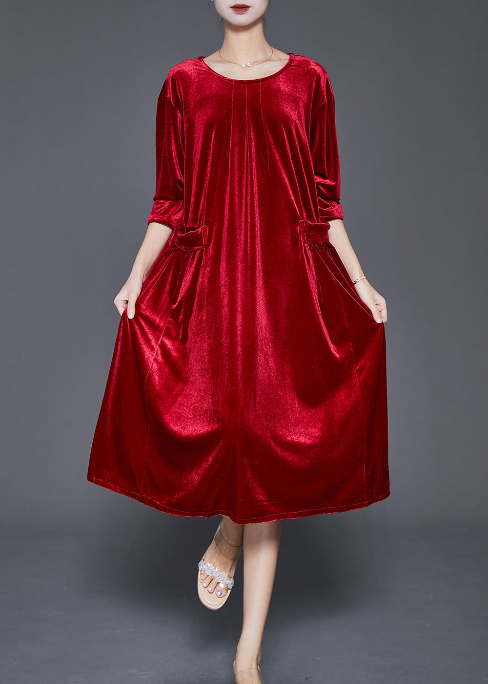 Effortlessly Elegant Dress with a Timeless Design