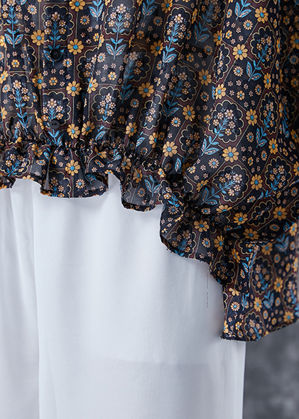 Classic Vintage Shirt with a Flattering Fit