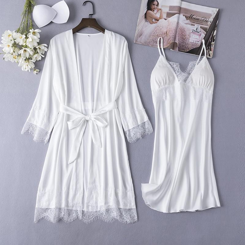 Finely Styled Garment with a Classic Vintage Look
