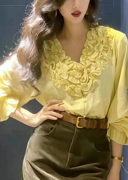 Classic Vintage Blouse with a Flattering Fit