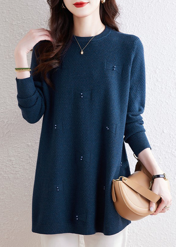Classic Vintage Sweater with a Flattering Fit