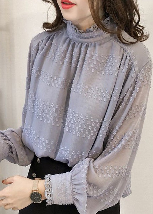 Well Tailored Top with a Graceful Silhouette