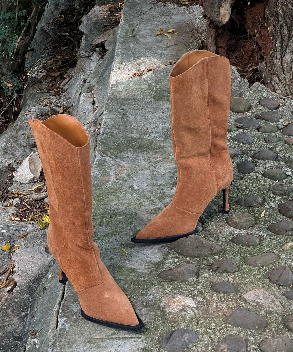 Chic Orthopedic Boots with Unique Design