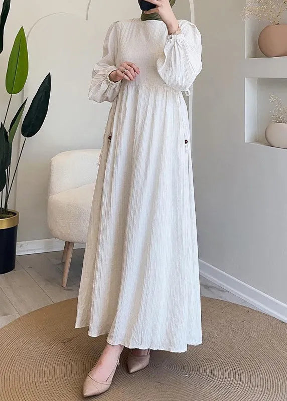 Beautifully Finished Dress in a Timeless Design