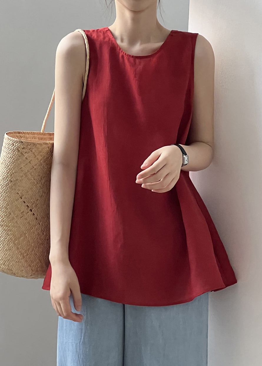 Well Tailored Top with a Graceful Silhouette