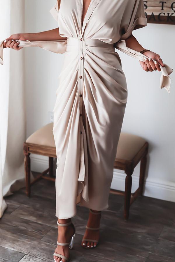 Beautifully Finished Dress in a Timeless Design