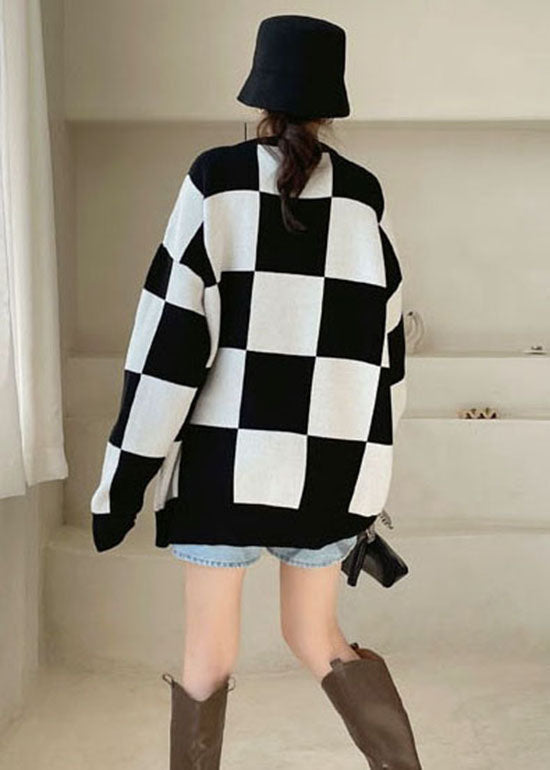 Well Tailored Sweater with a Graceful Silhouette