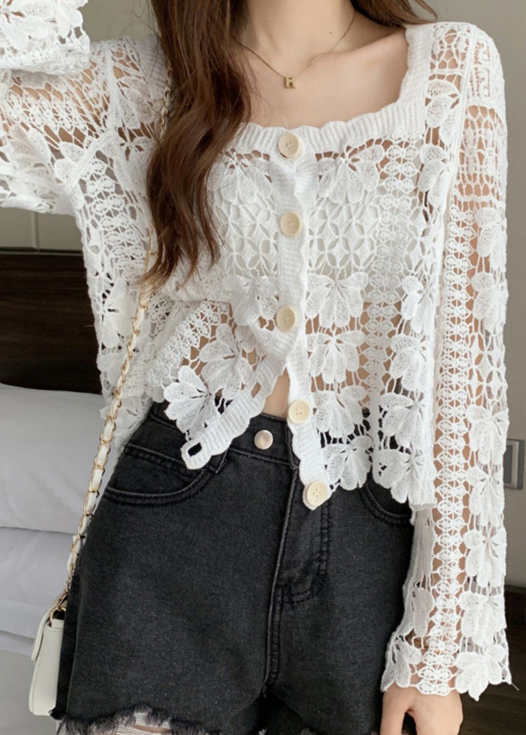 Well Tailored Top with a Graceful Silhouette