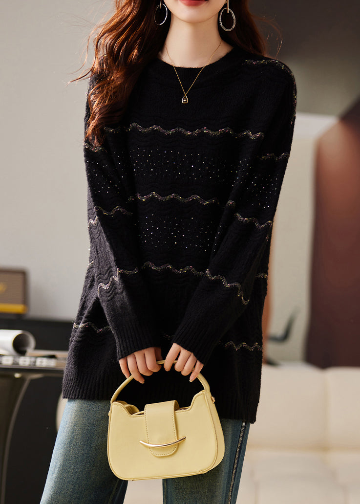 Well Tailored Sweater with a Graceful Silhouette