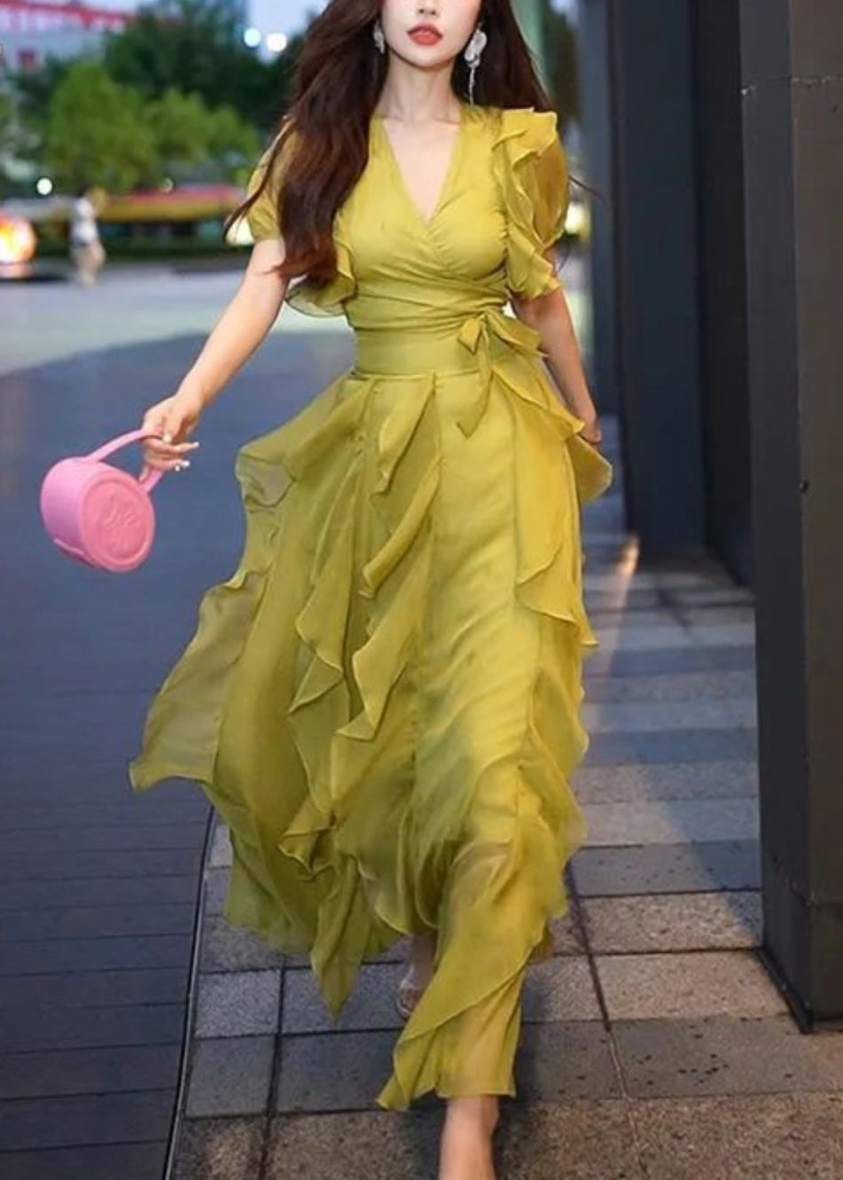 Sophisticated Dress with a Clean Classic Look