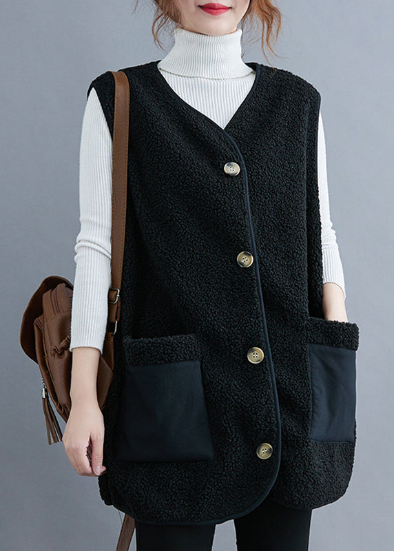 Beautifully Finished Coat in a Timeless Design