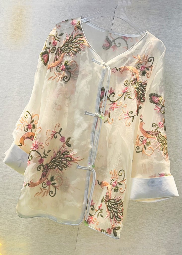 Well Tailored Top with a Graceful Silhouette