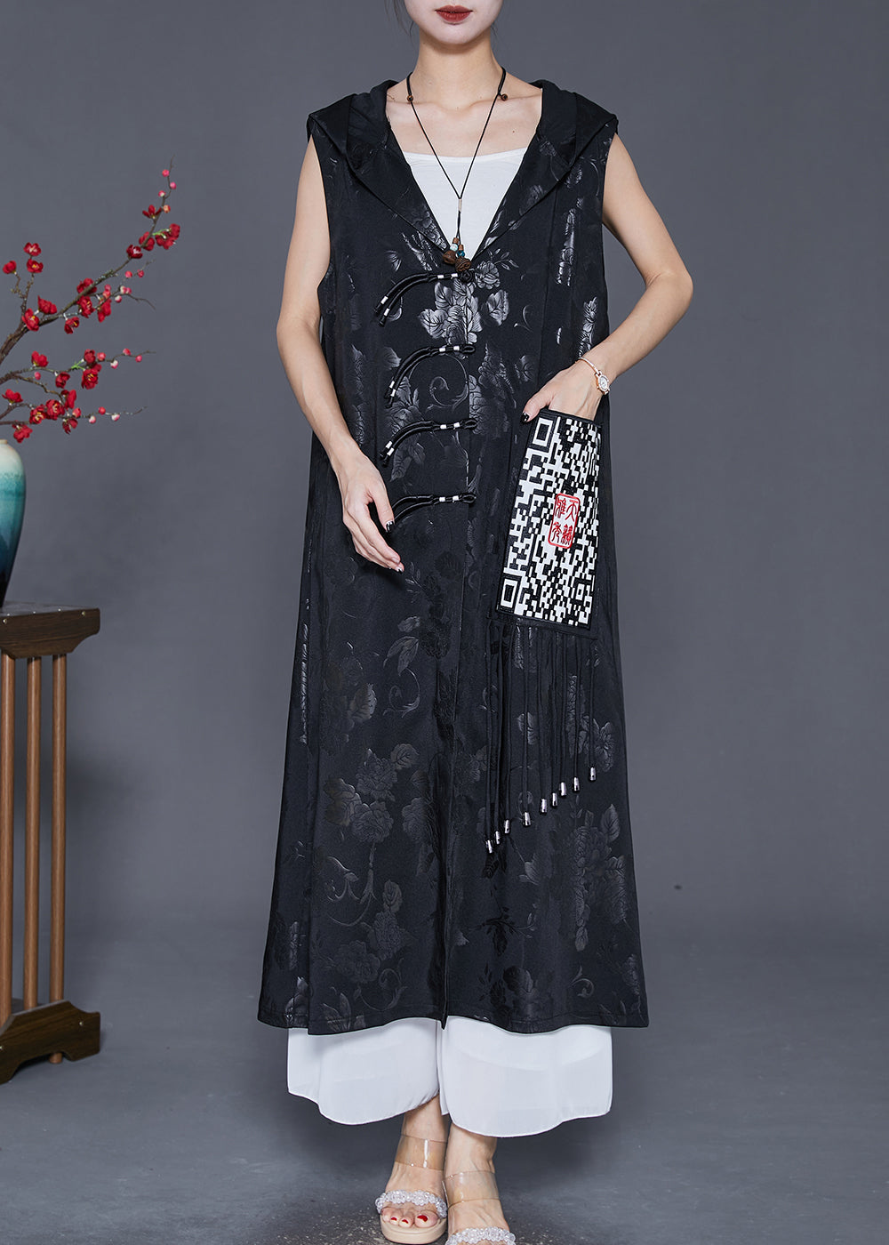 Effortlessly Elegant Garment with a Timeless Design