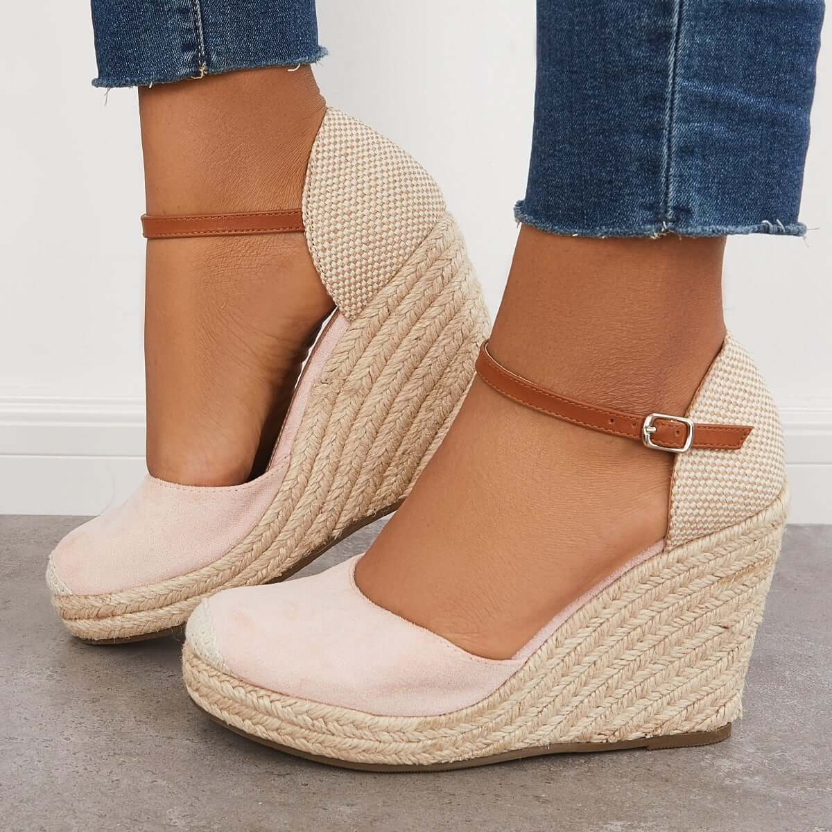 Chic Orthopedic Sandals with Unique Design