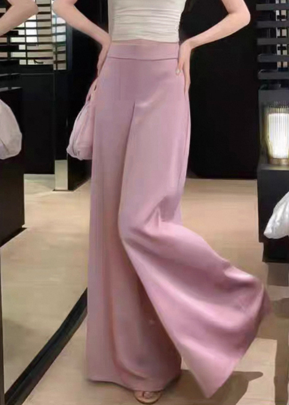 Well Tailored Pants with a Graceful Silhouette