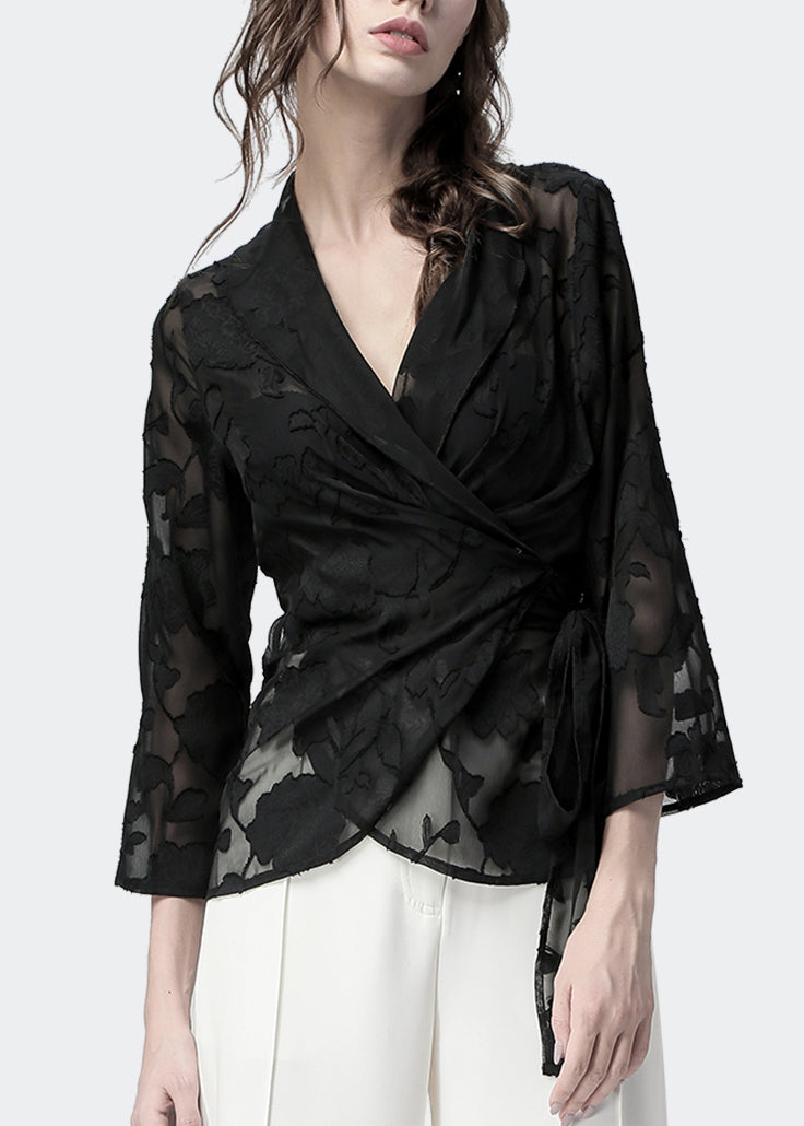 Classic Vintage Blouse with a Flattering Fit