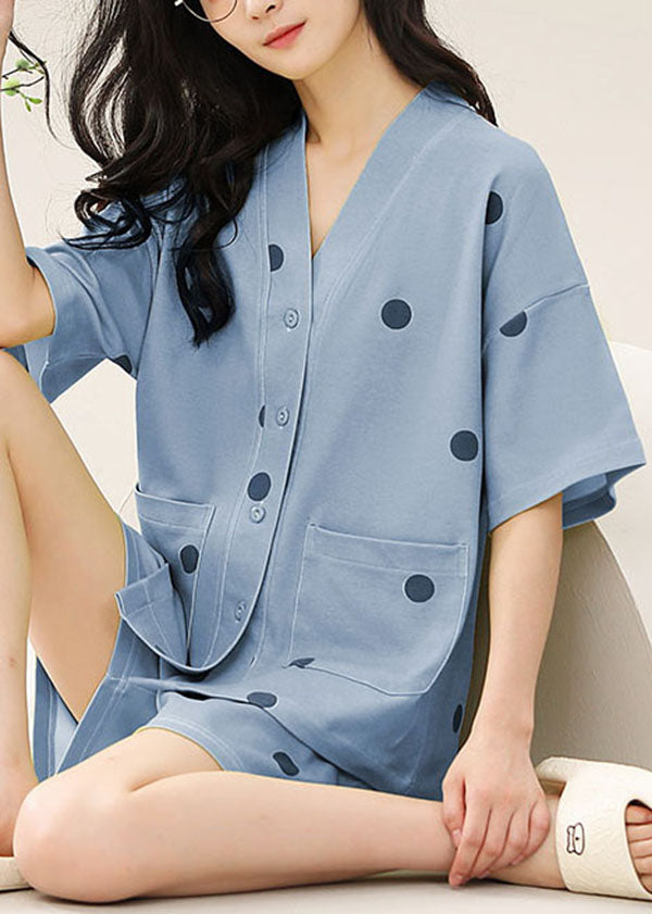Finely Styled Garment with a Classic Vintage Look