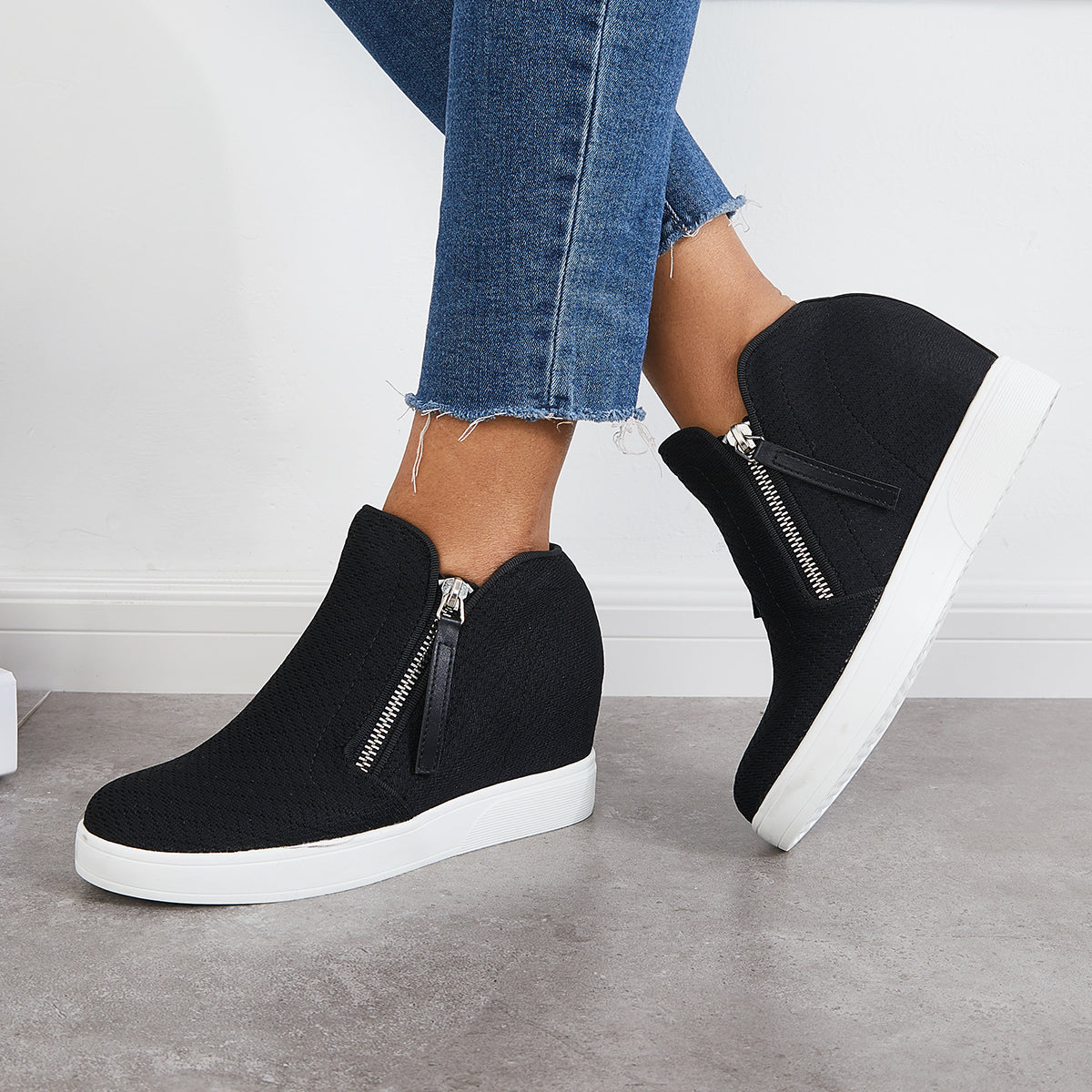 Classic Orthopedic Sneakers with Timeless Style