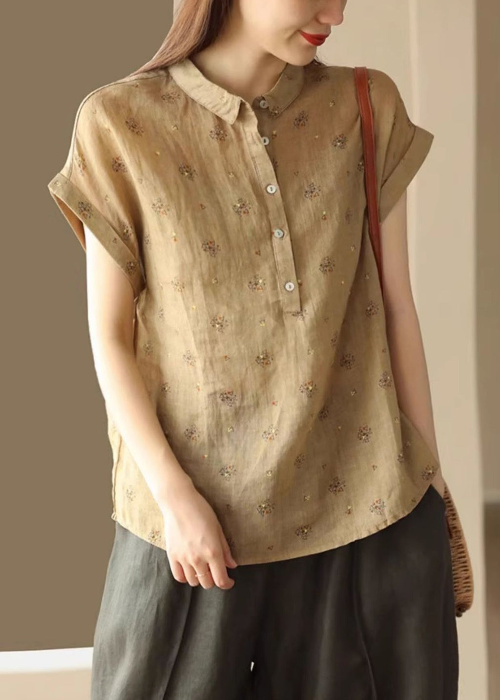 Effortlessly Elegant Top with a Timeless Design