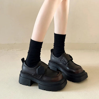 Graceful Orthopedic Loafers for Modern Look
