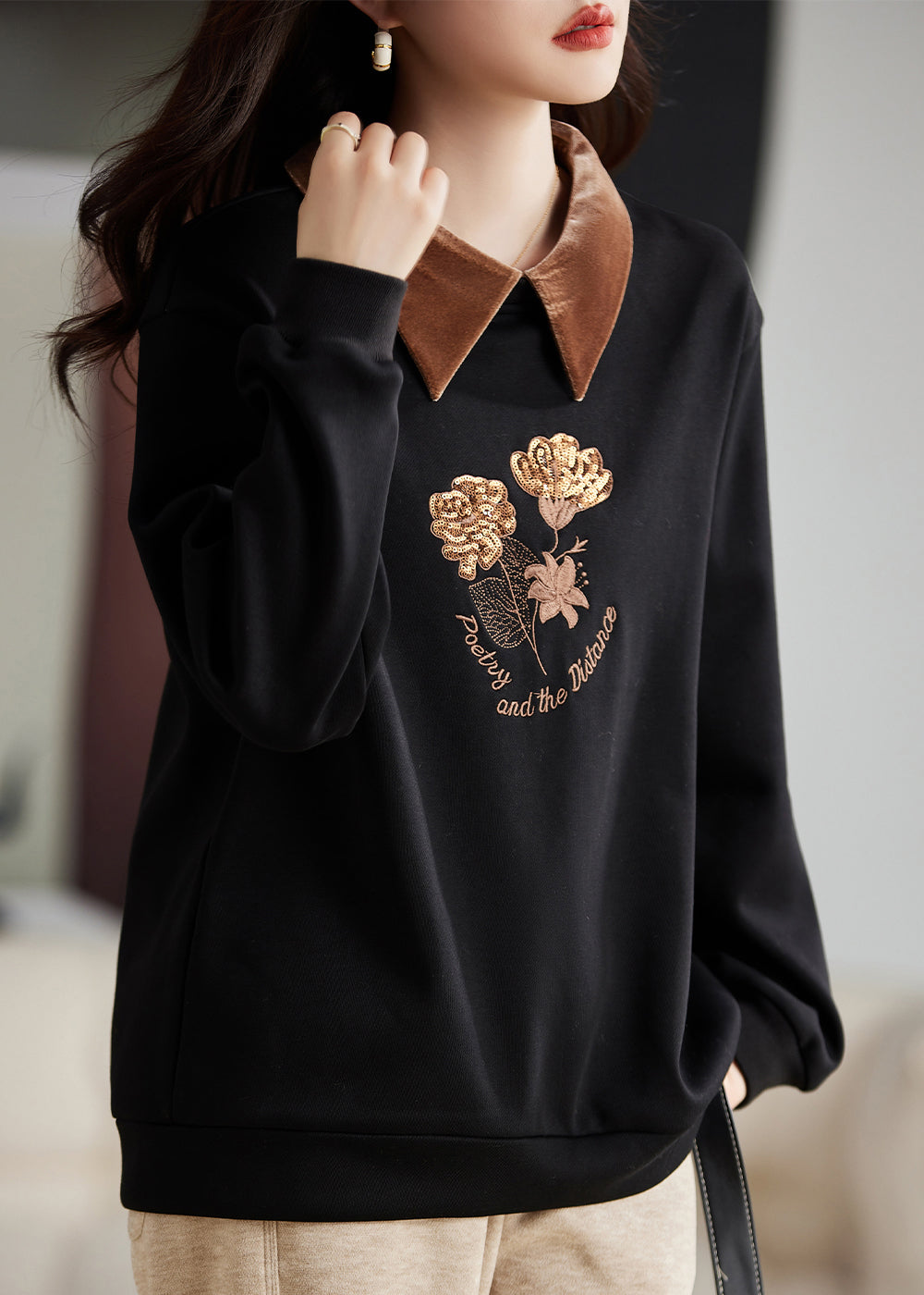 Well Tailored Top with a Graceful Silhouette