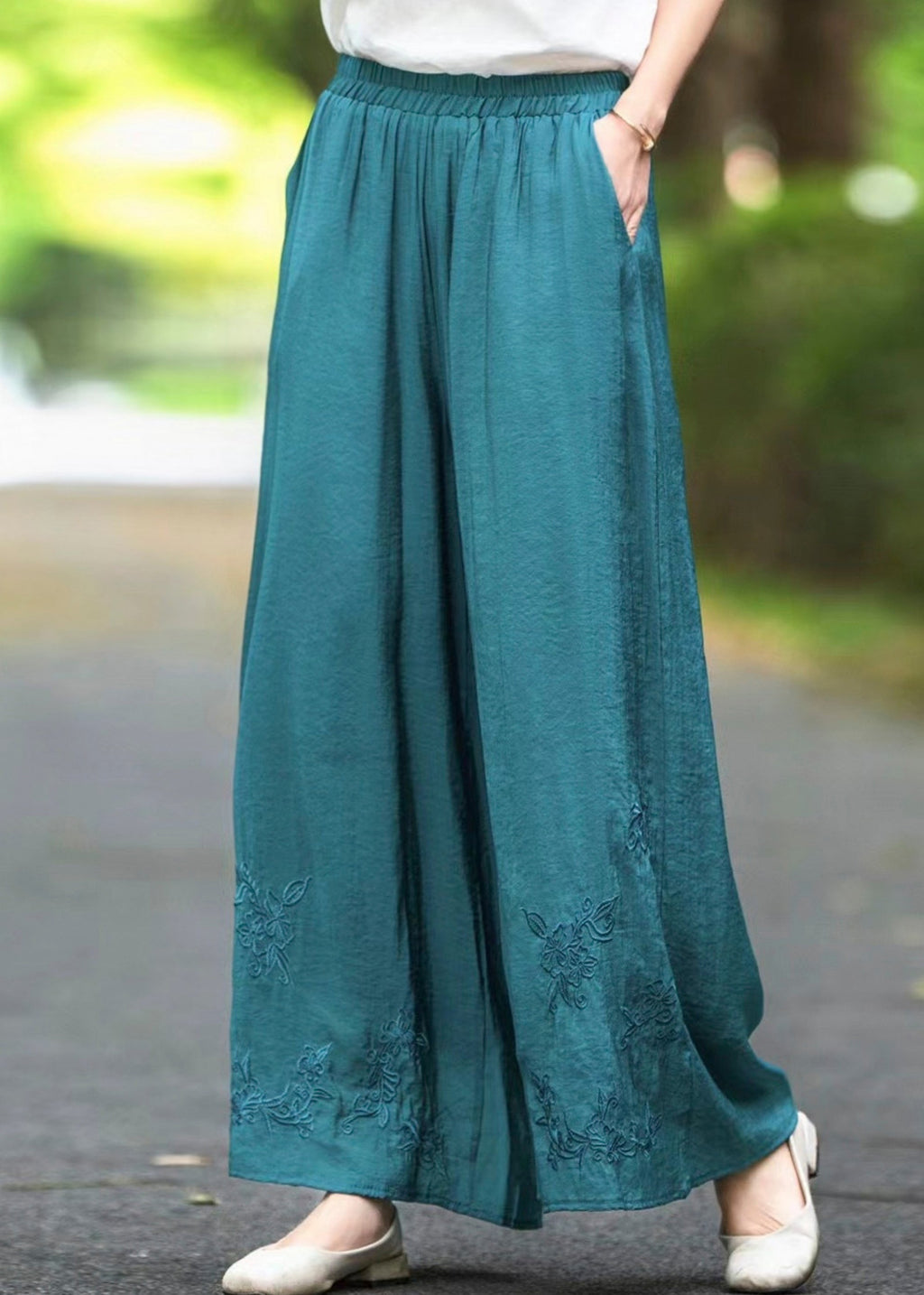 Classic Vintage Pants with a Flattering Fit